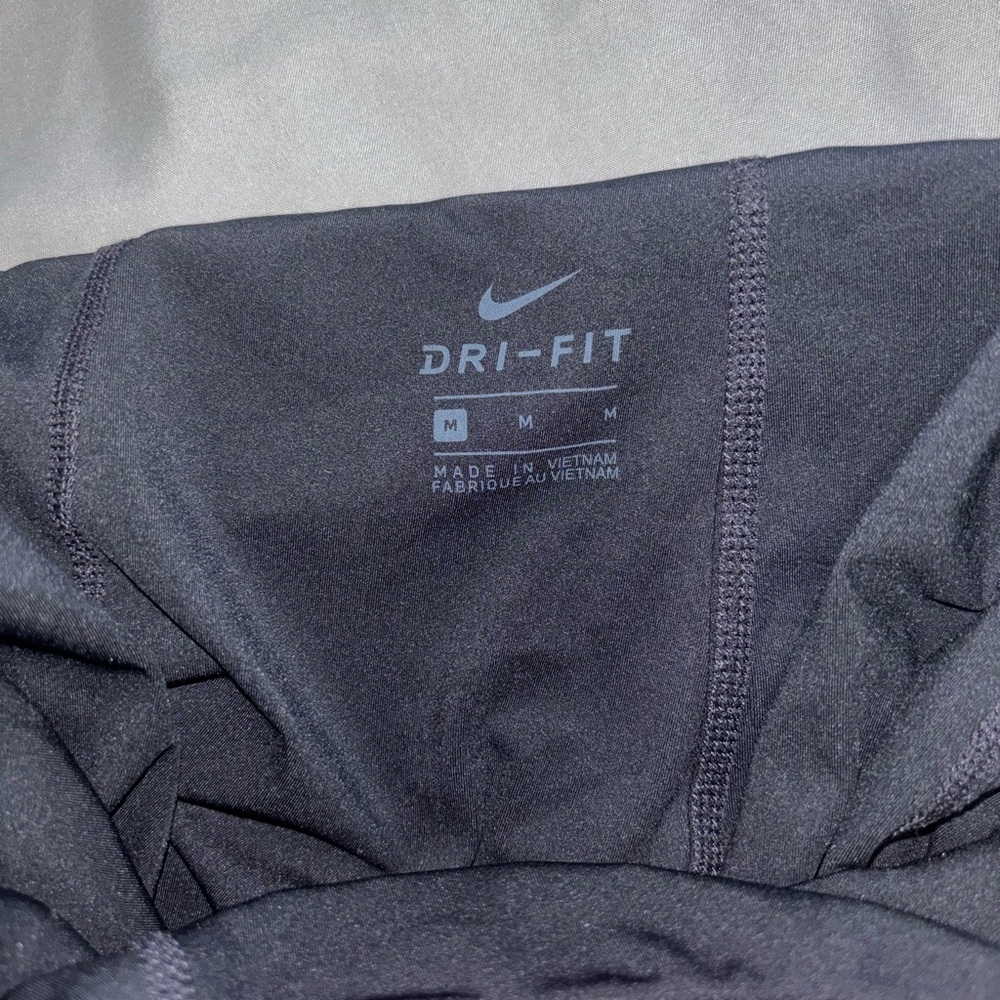 Nike Pro
Black leggings 
Size: Medium